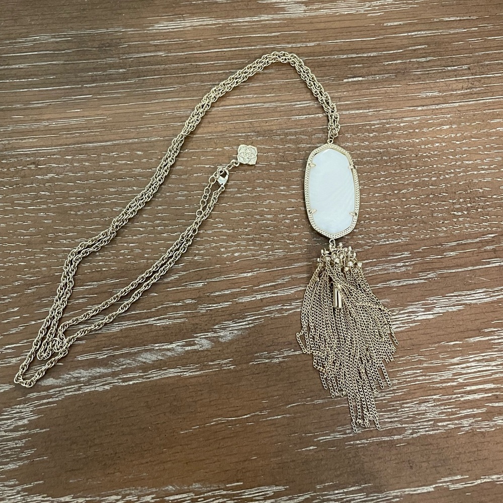 Kendra Scott necklace